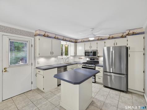 46 Hampton Park Branford CT 06405