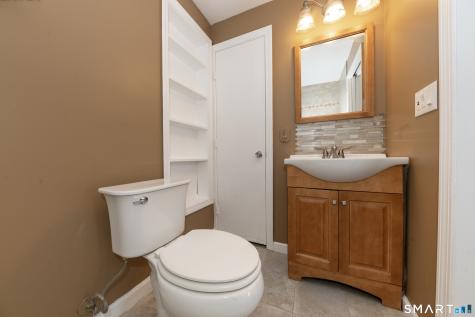 19 Polpis Lane Guilford CT 06437
