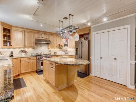 15 Cambridge Drive Madison CT 06443