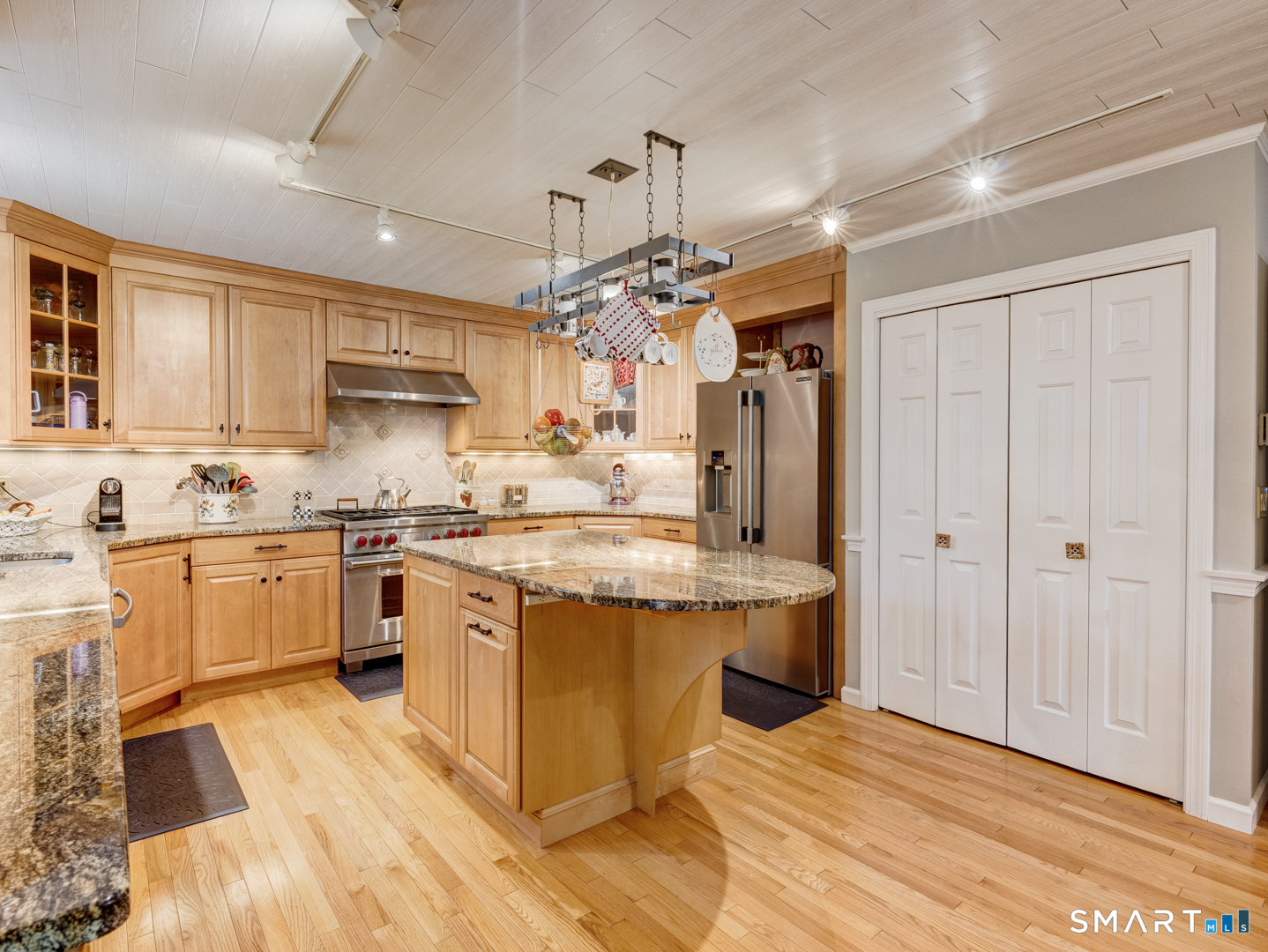 15 Cambridge Drive Madison CT 06443
