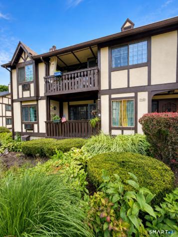 11 Chatham Court Brookfield CT 06804