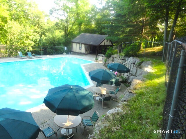 11 Chatham Court Brookfield CT 06804