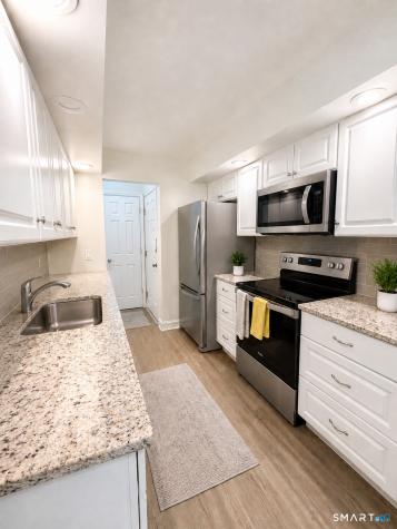 11 Chatham Court Brookfield CT 06804