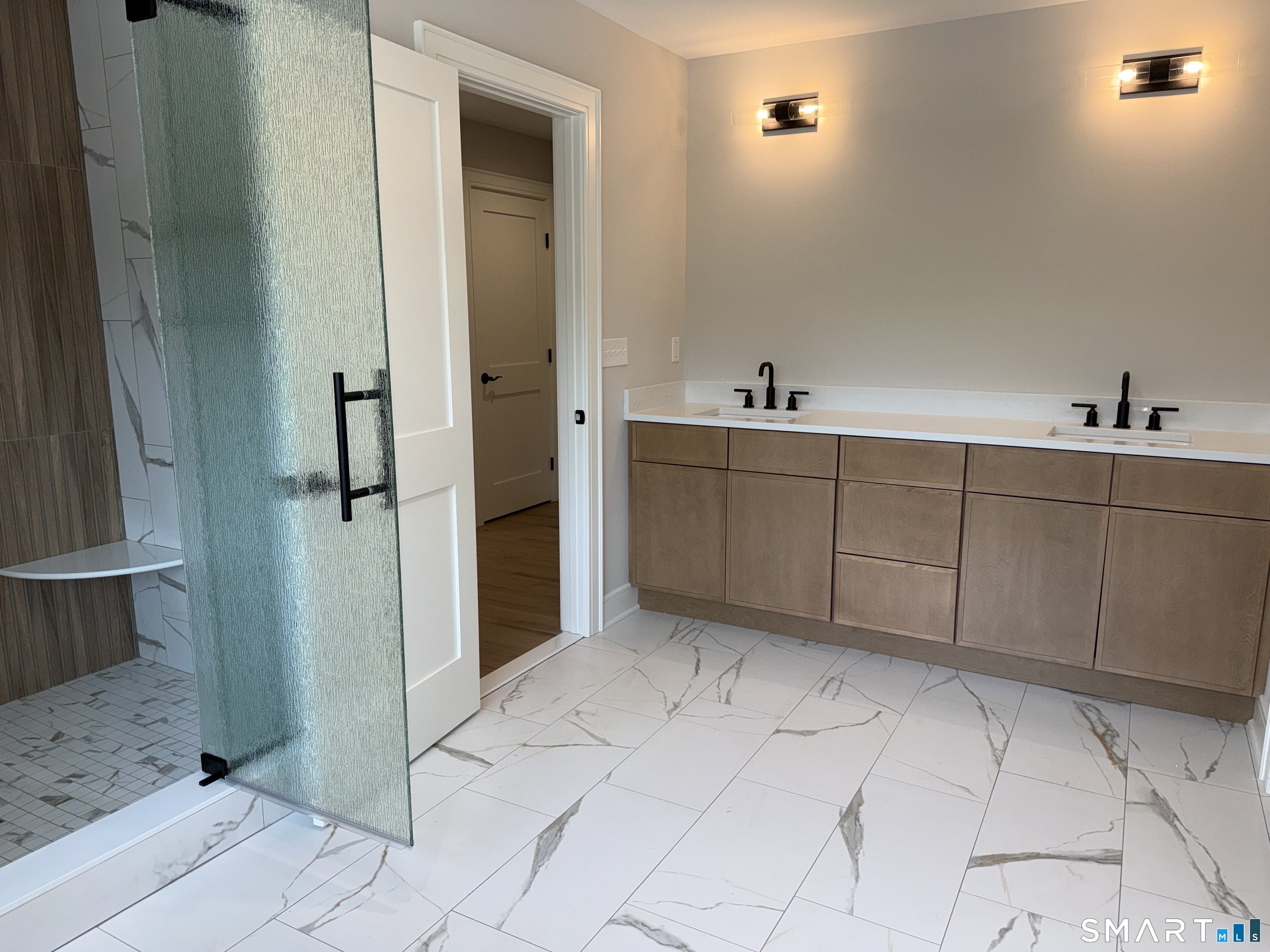 14 Village Circle Guilford CT 06437