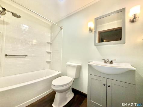 24 Brookside Village Enfield CT 06082