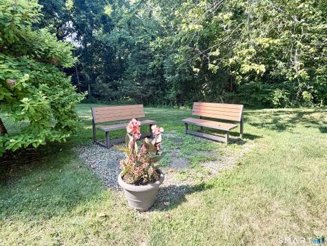 24 Brookside Village Enfield CT 06082