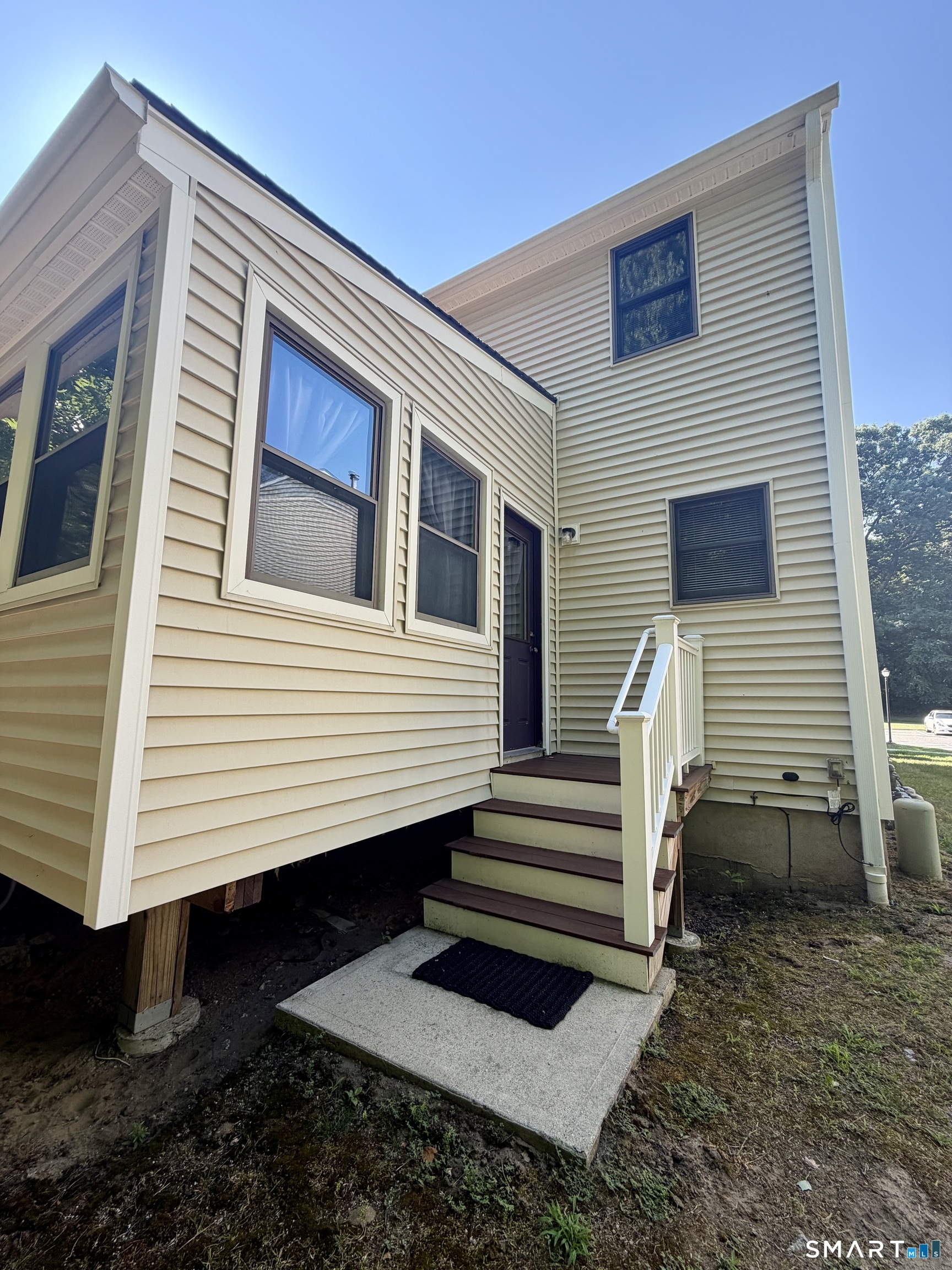 24 Brookside Village Enfield CT 06082