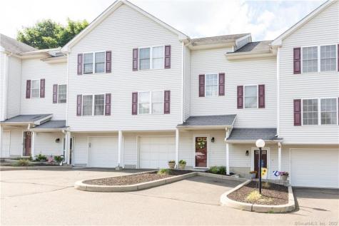 11 Mannions Lane Danbury CT 06810