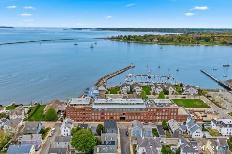 8 Stonington Commons Stonington CT 06378
