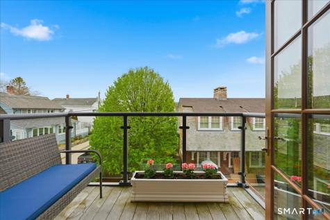 8 Stonington Commons Stonington CT 06378