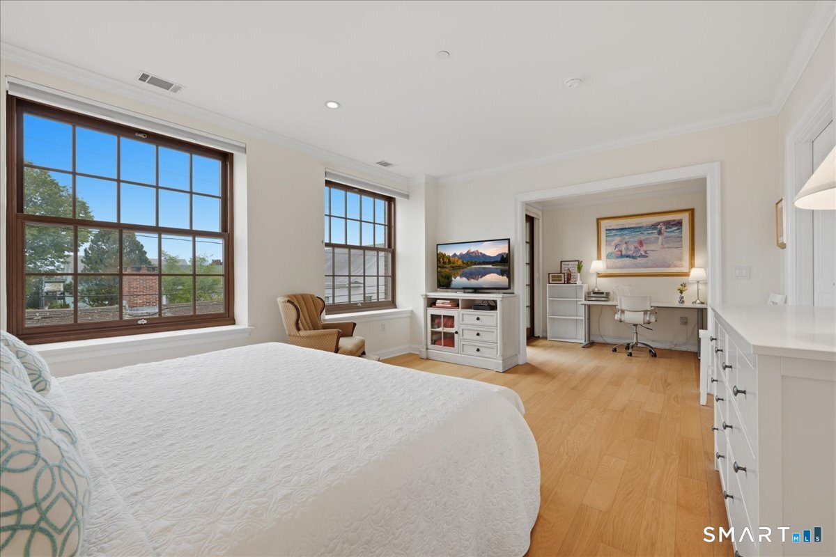 8 Stonington Commons Stonington CT 06378