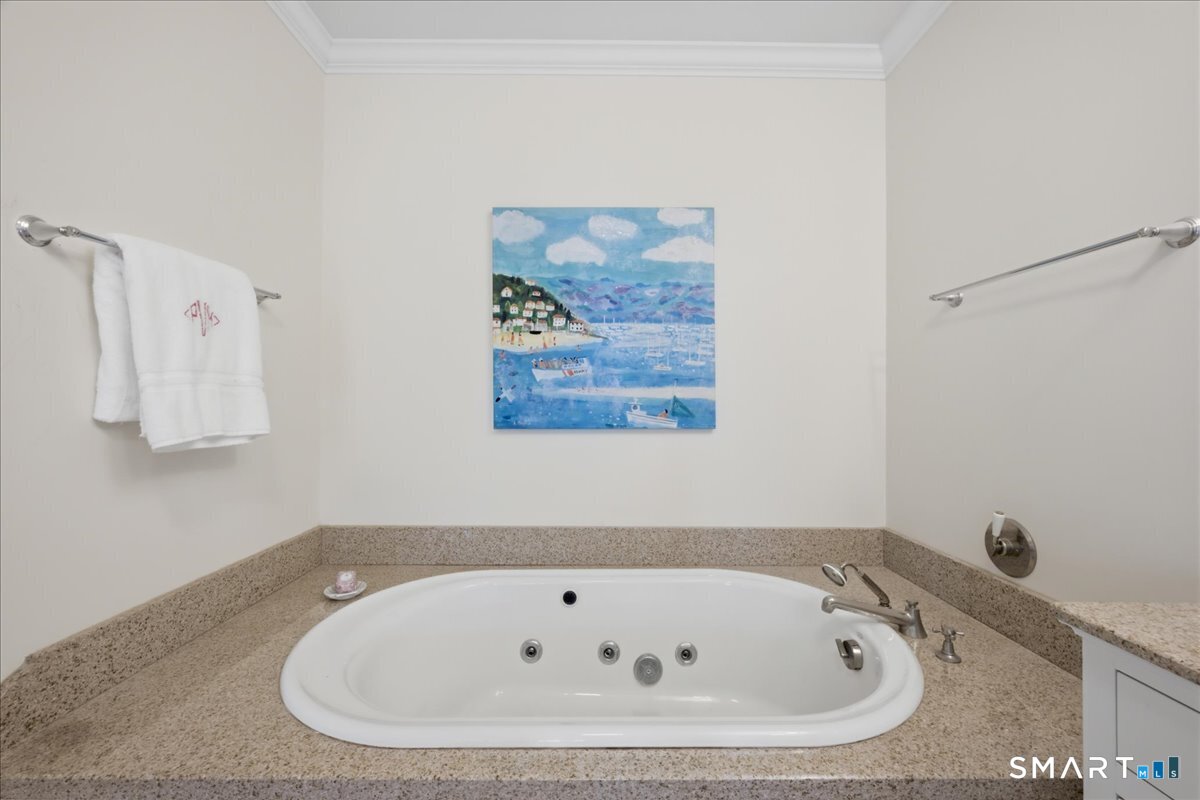 8 Stonington Commons Stonington CT 06378