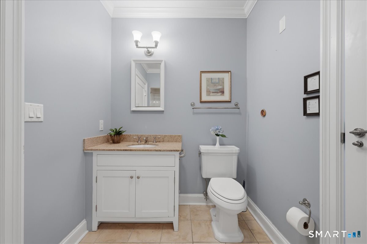 8 Stonington Commons Stonington CT 06378