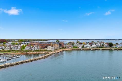 8 Stonington Commons Stonington CT 06378