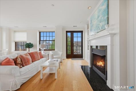 8 Stonington Commons Stonington CT 06378