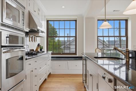 8 Stonington Commons Stonington CT 06378