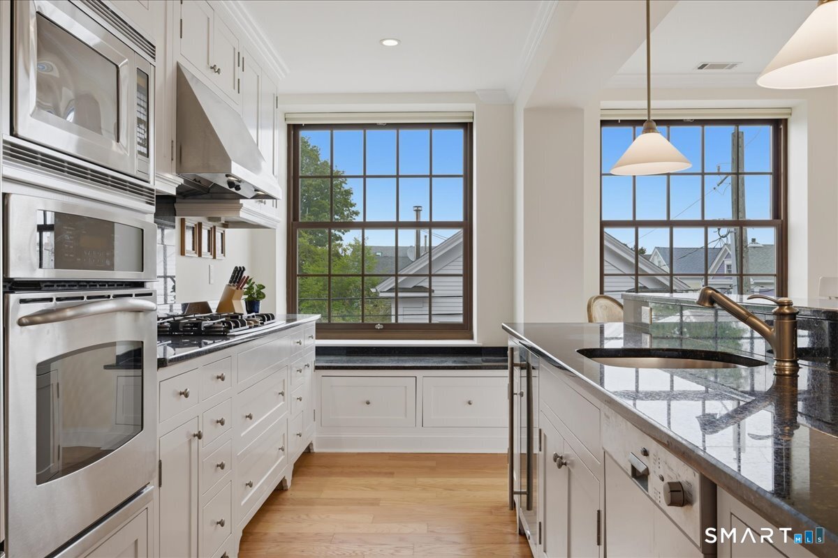 8 Stonington Commons Stonington CT 06378