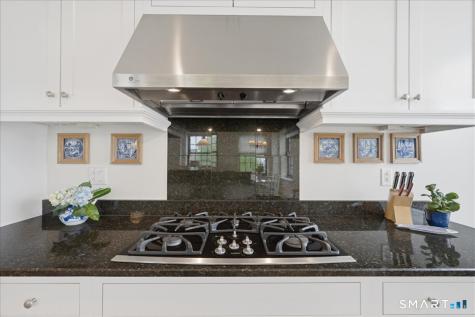 8 Stonington Commons Stonington CT 06378