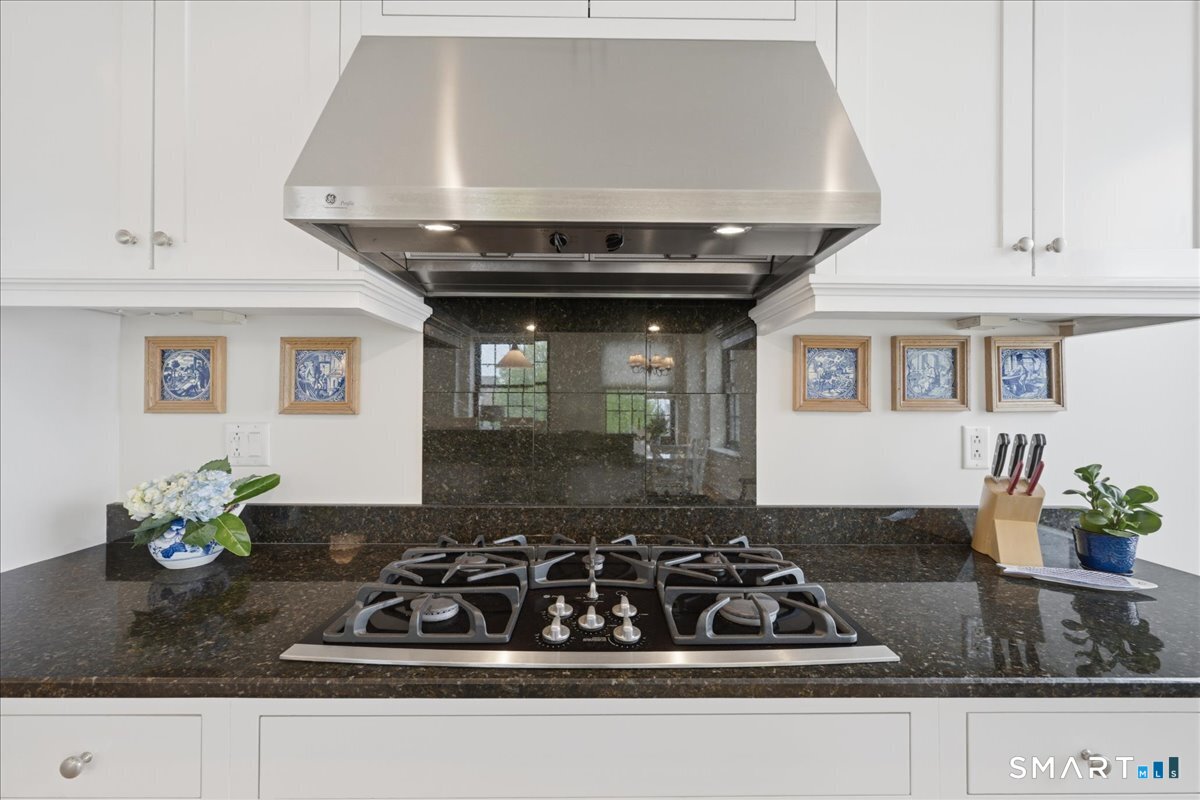 8 Stonington Commons Stonington CT 06378