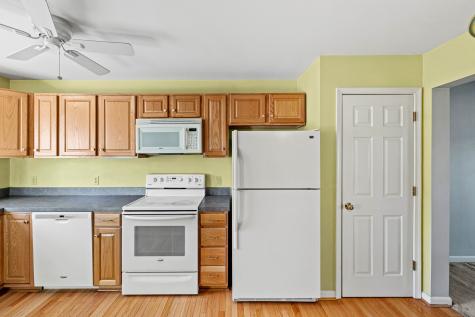 19 Hawthorne Drive New London CT 06320