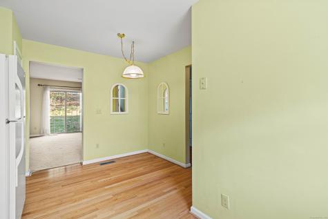 19 Hawthorne Drive New London CT 06320