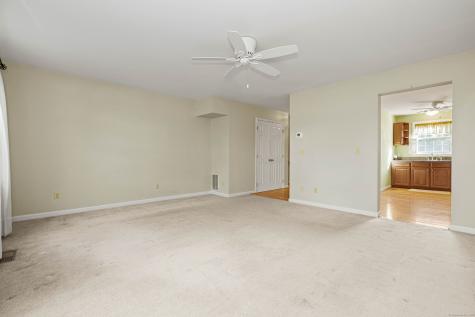 19 Hawthorne Drive New London CT 06320