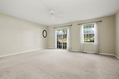 19 Hawthorne Drive New London CT 06320