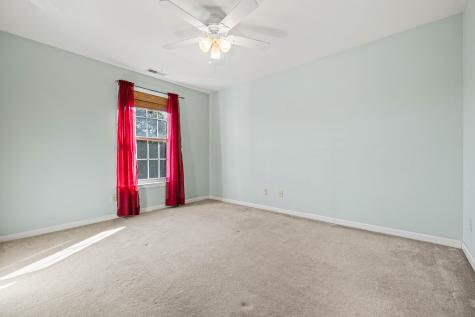 19 Hawthorne Drive New London CT 06320