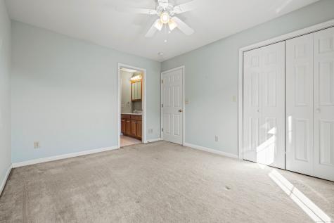 19 Hawthorne Drive New London CT 06320