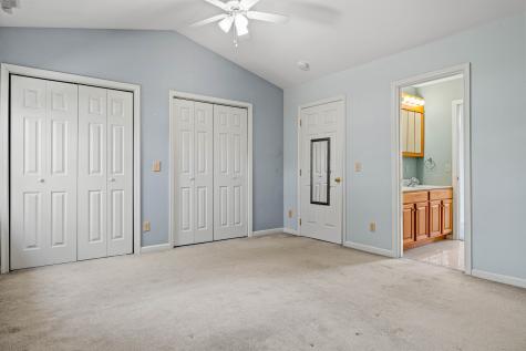 19 Hawthorne Drive New London CT 06320