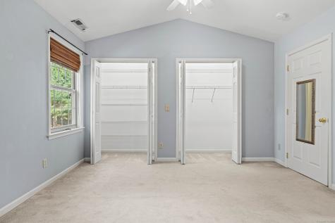 19 Hawthorne Drive New London CT 06320