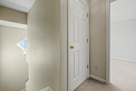 19 Hawthorne Drive New London CT 06320