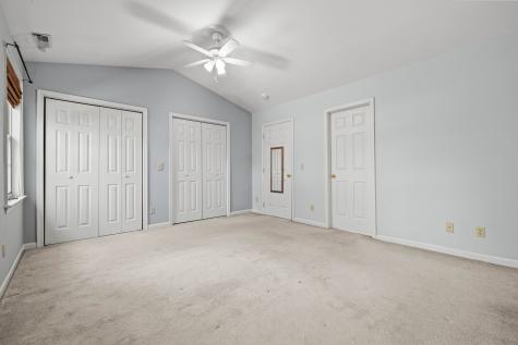 19 Hawthorne Drive New London CT 06320