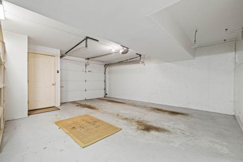 19 Hawthorne Drive New London CT 06320