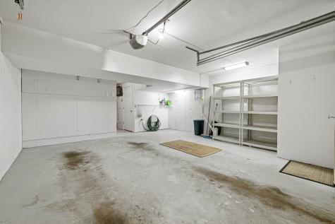 19 Hawthorne Drive New London CT 06320