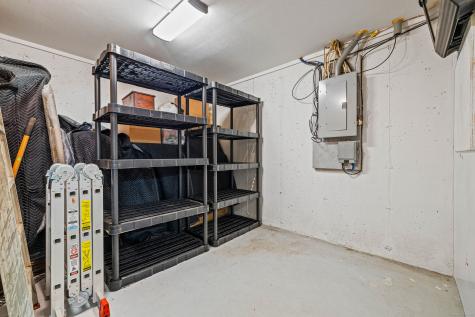 19 Hawthorne Drive New London CT 06320