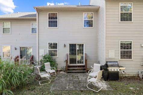 19 Hawthorne Drive New London CT 06320