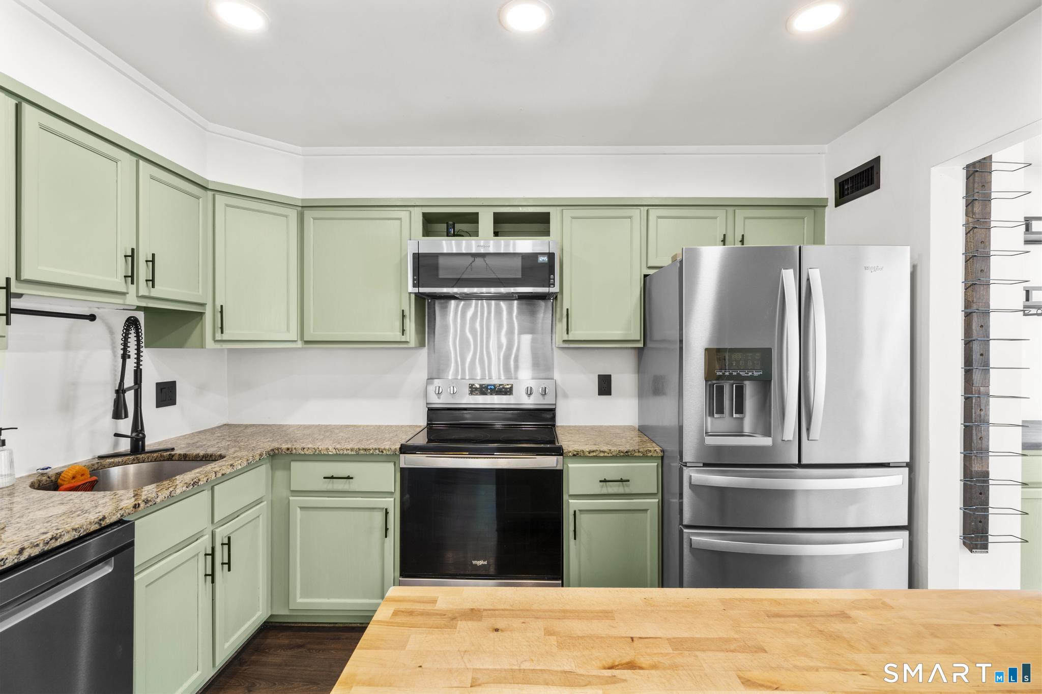 47 Far View Commons Southbury CT 06488
