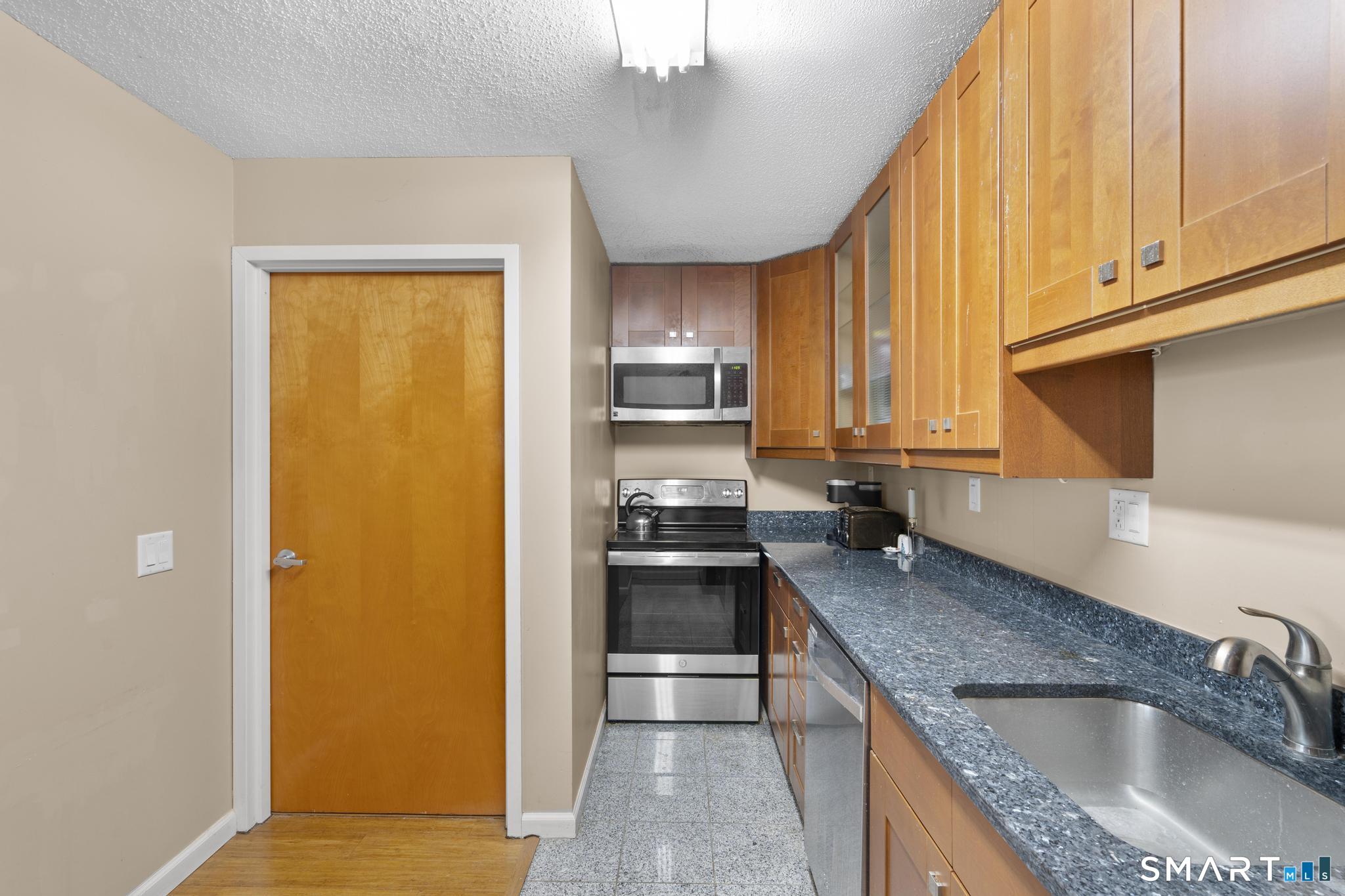 184 Pequot Avenue New London CT 06320