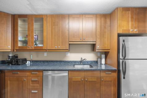 184 Pequot Avenue New London CT 06320