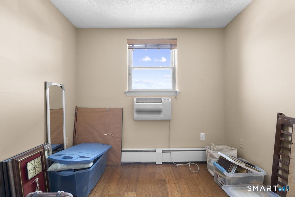 184 Pequot Avenue New London CT 06320