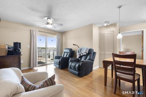 184 Pequot Avenue New London CT 06320
