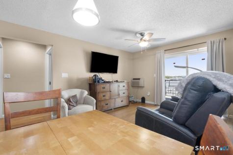 184 Pequot Avenue New London CT 06320