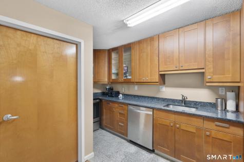 184 Pequot Avenue New London CT 06320