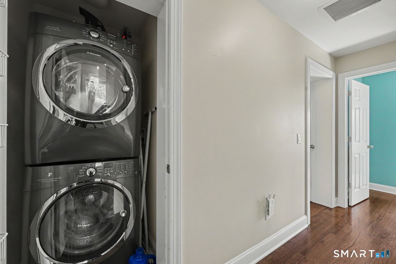 108 Seaside Avenue Stamford CT 06902