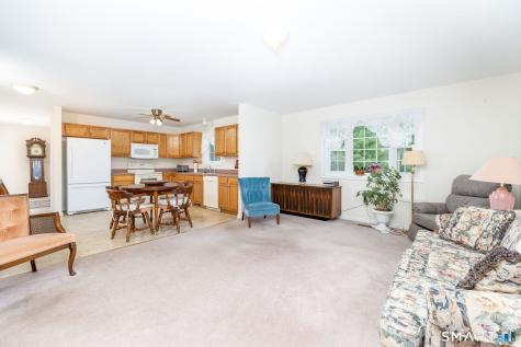 25 Vincent Court East Hartford CT 06108