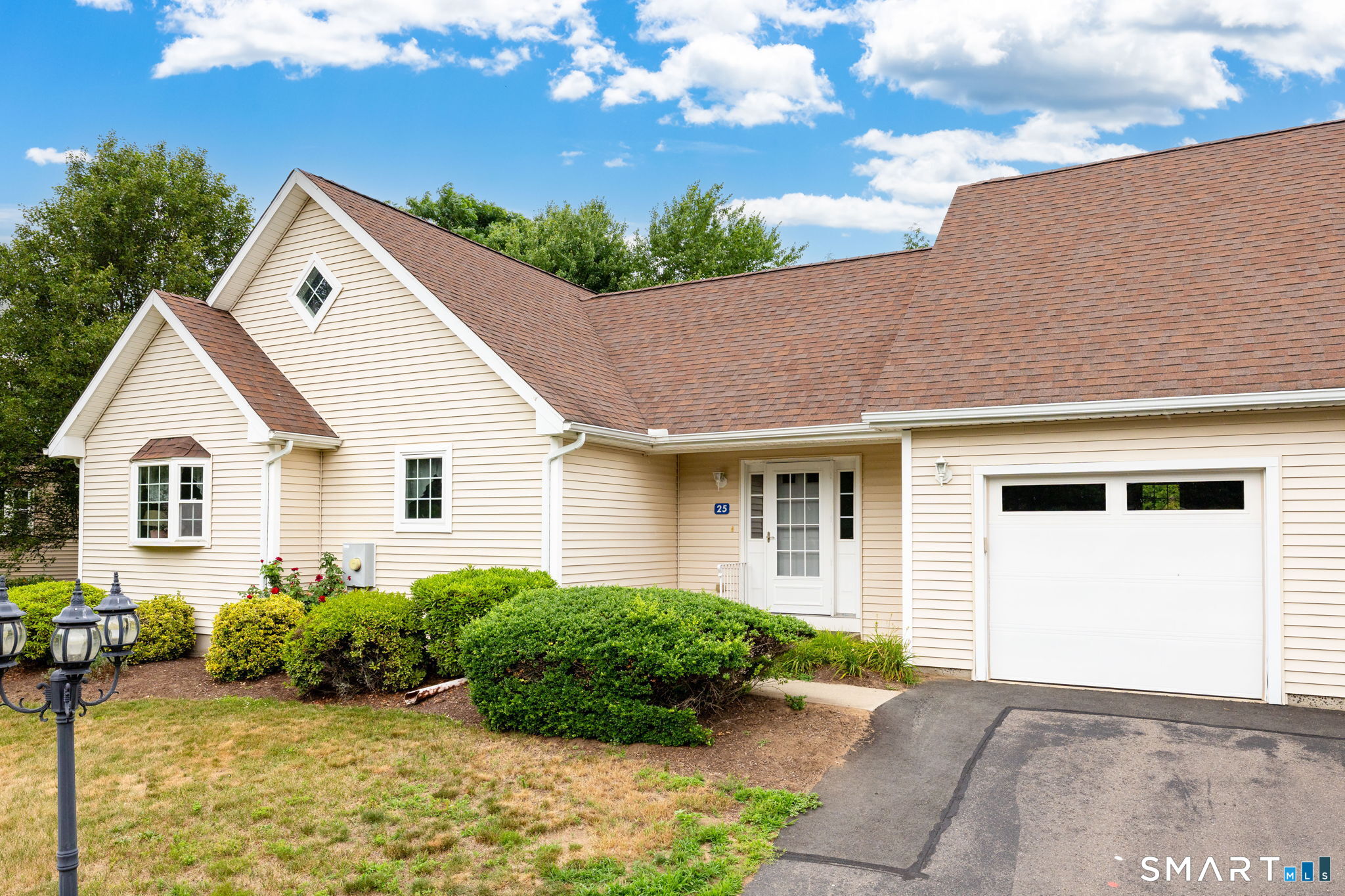 25 Vincent Court East Hartford CT 06108