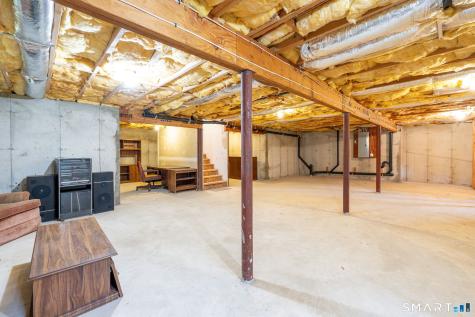 25 Vincent Court East Hartford CT 06108