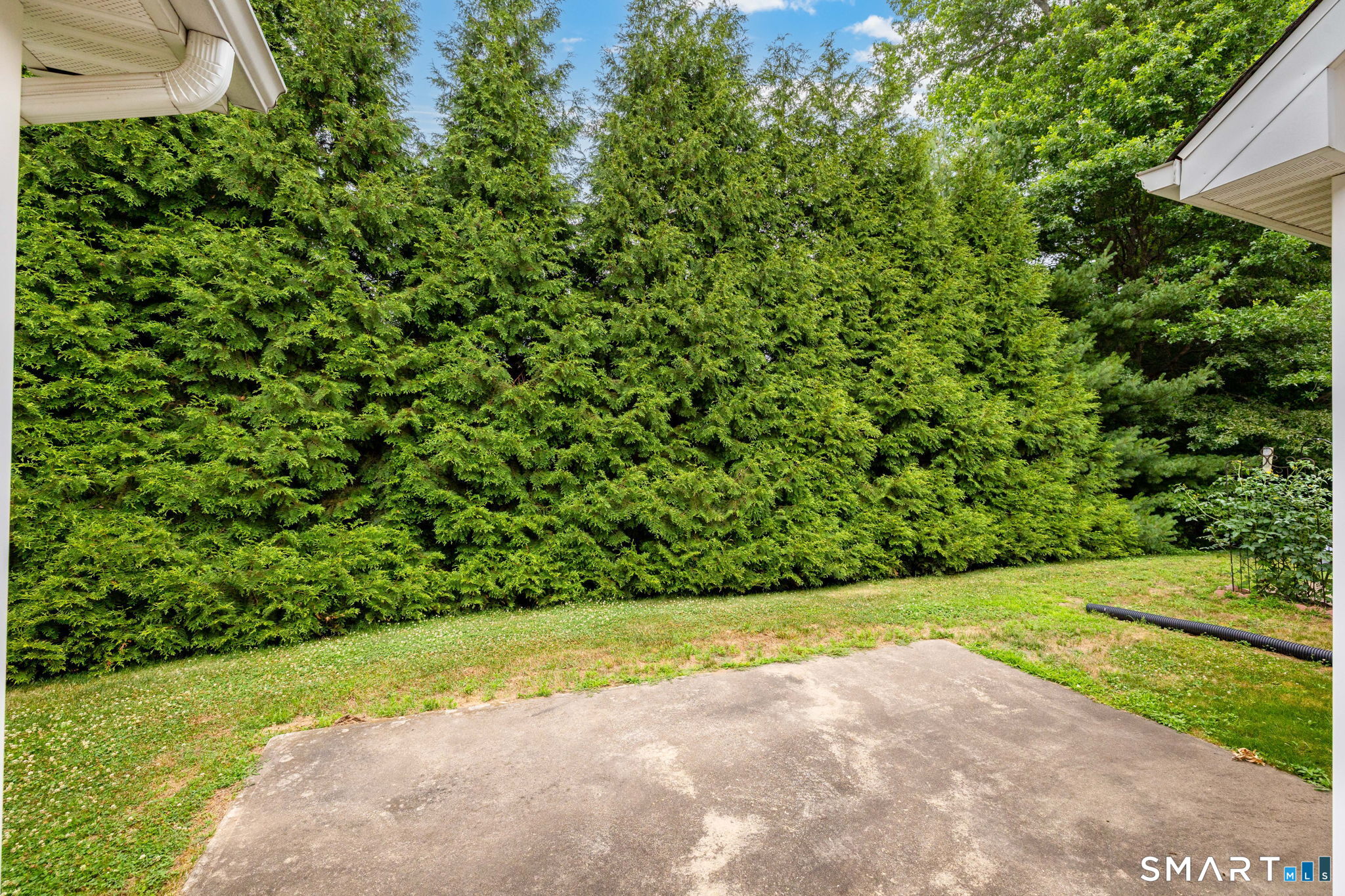 25 Vincent Court East Hartford CT 06108
