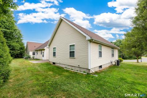 25 Vincent Court East Hartford CT 06108